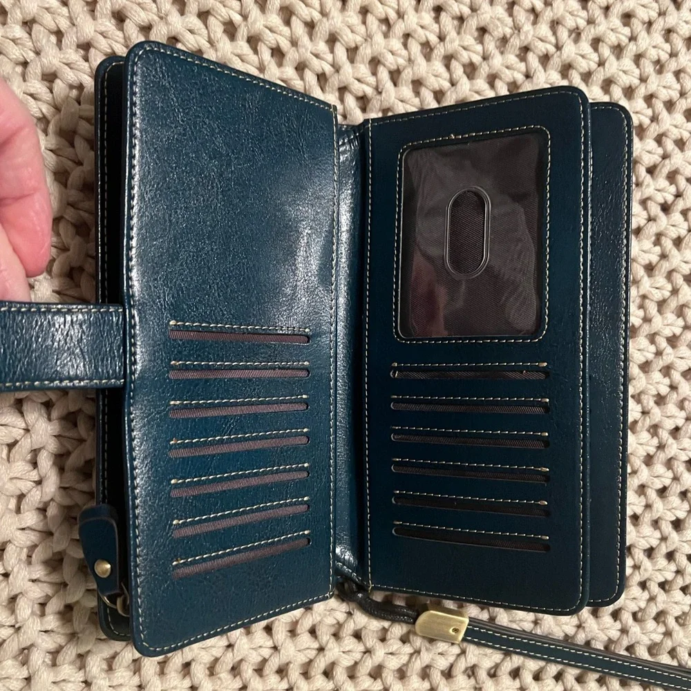 Navy Blue Leather RFID Large Capacity Wristlet/Wallet NWT